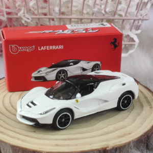 Official Bburago Laferrari - 1 : 64 Diecast Scale Model